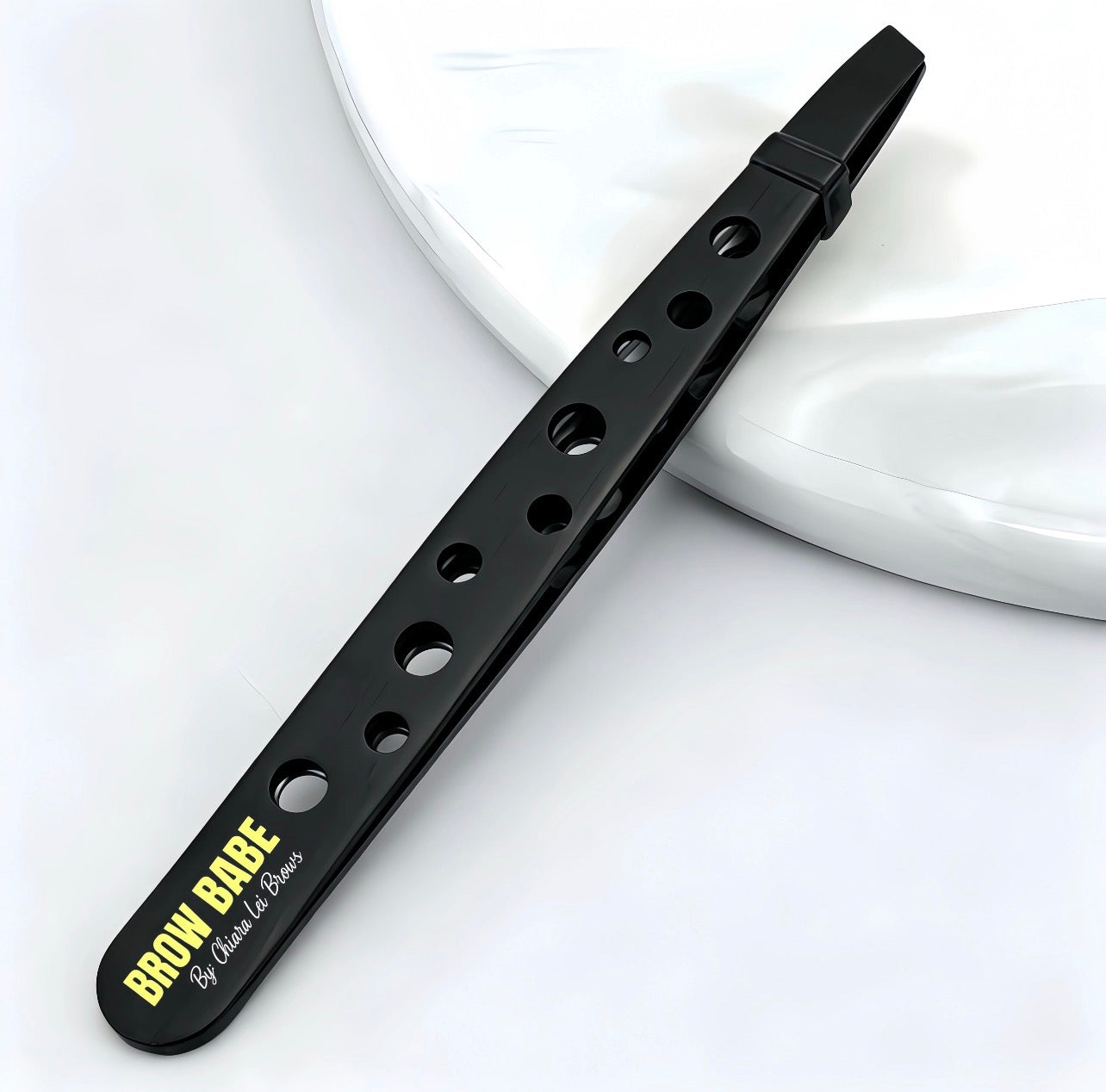 Brow babe signature tweezers